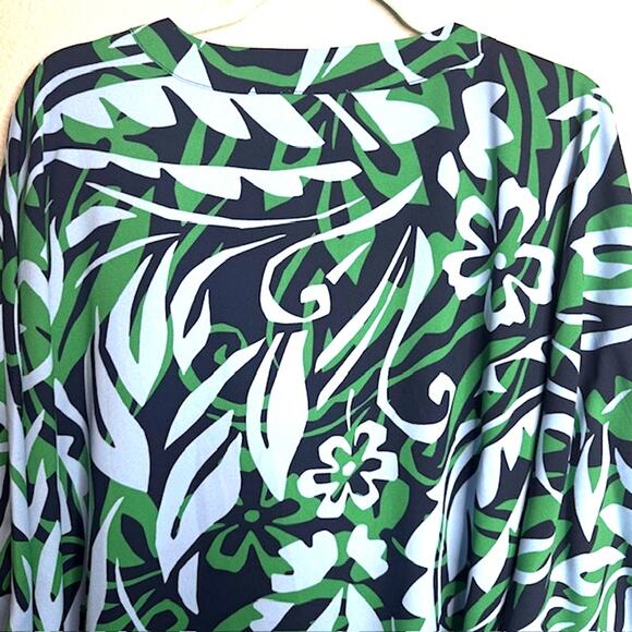 Belle by Kim Gravel Sz Large Twilight Flirty Floral Split Neck Poncho - Picture 6 of 11